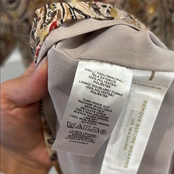 Elegant Paisley Dress in Gold and Brown - Picture 7 of 8